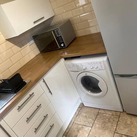 Large Modern Studio Flat Lejlighed London Eksteriør billede