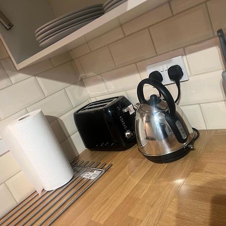 Large Modern Studio Flat Lejlighed London Eksteriør billede