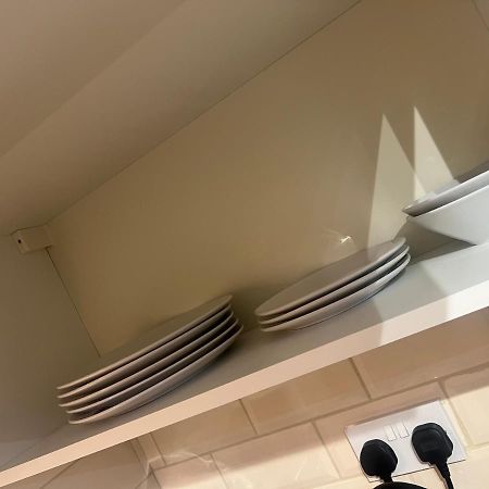 Large Modern Studio Flat Lejlighed London Eksteriør billede