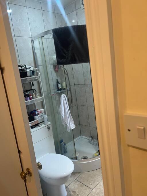 Large Modern Studio Flat Lejlighed London Eksteriør billede