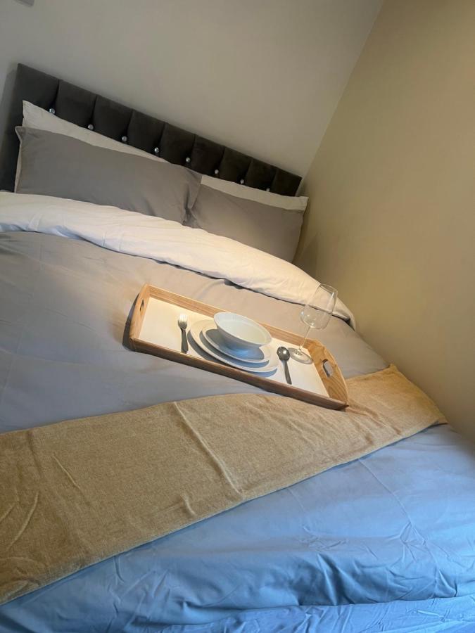 Large Modern Studio Flat Lejlighed London Eksteriør billede