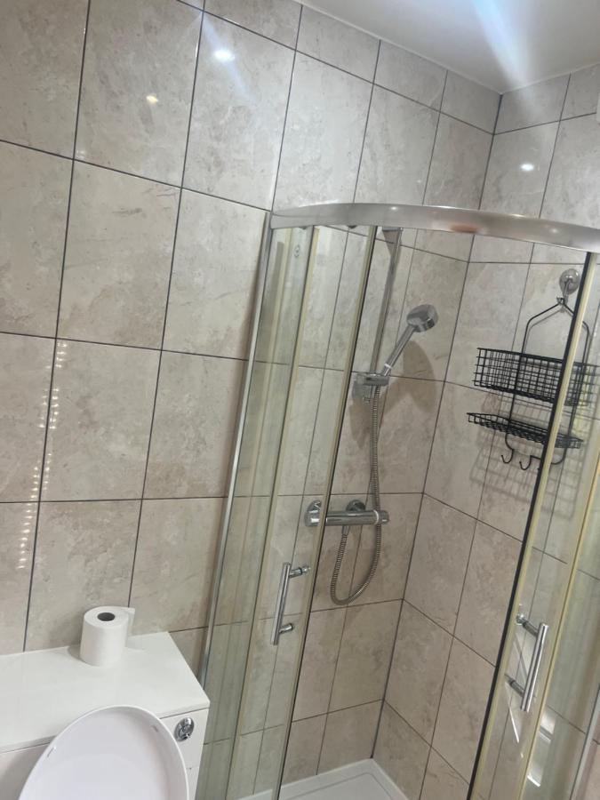 Large Modern Studio Flat Lejlighed London Eksteriør billede